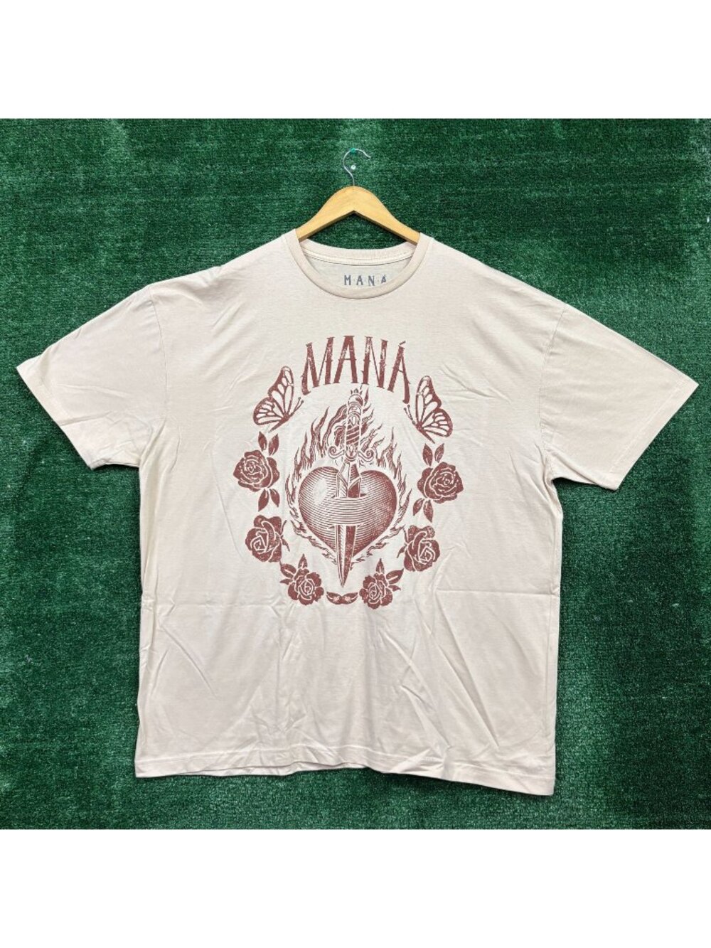 Mana Revolución de Amor Rock Band T-Shirt Size 3XL